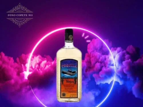 Botella de tequila Sombrero Negro 750cc y bebida 1500cc en promoción con delivery a $20.000.
